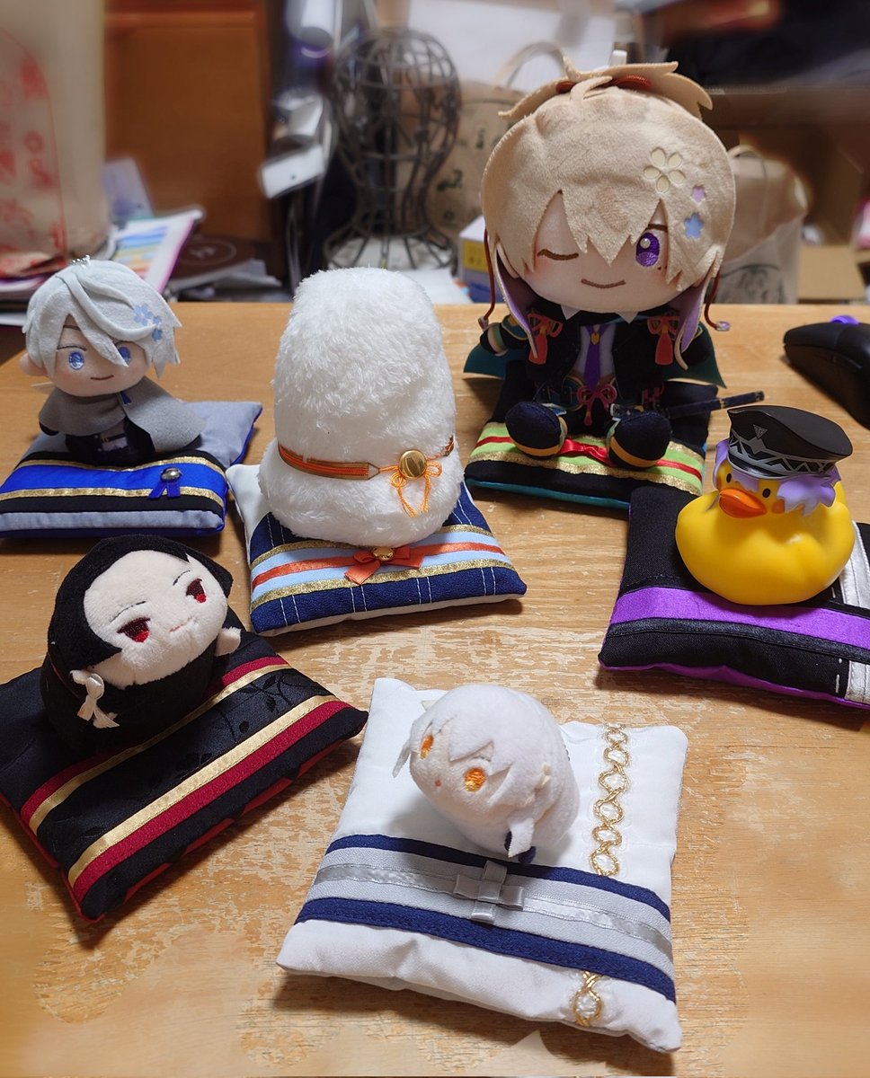 seika_tt5's tweet image. 遅くなったけど夏インテのスペ出てたので〜
4号館ゆ17abでした!
ミナトさんとの隣接スペで主に座布団頒布予定です。
新作は2枚目の雨雲ちゃん、源氏、鵜飼派で他も少し追納していけたら〜
あと間に合ったらもう1つ鵜飼派で作りたいものがあるのでそちらも頒布できたらいいな!