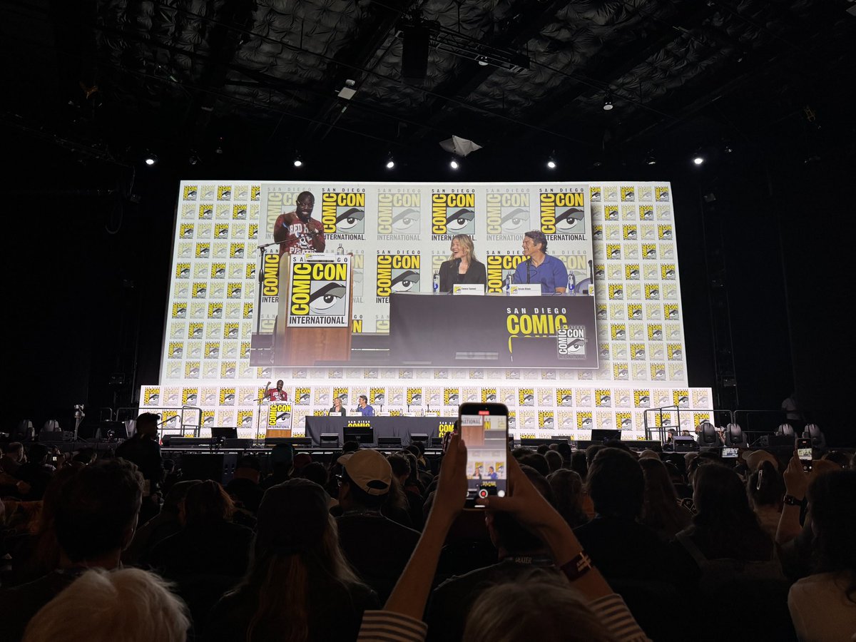 DeducerFNAF's tweet image. The 'FIVE NIGHTS AT FREDDY'S 2' Movie Panel has BEGUN!! at Comic Con 👀
(via @/omelete)
#FNAF #FNAFMovie #FiveNightsAtFreddys #FNAF2 #SDCC #FNAFMovie2