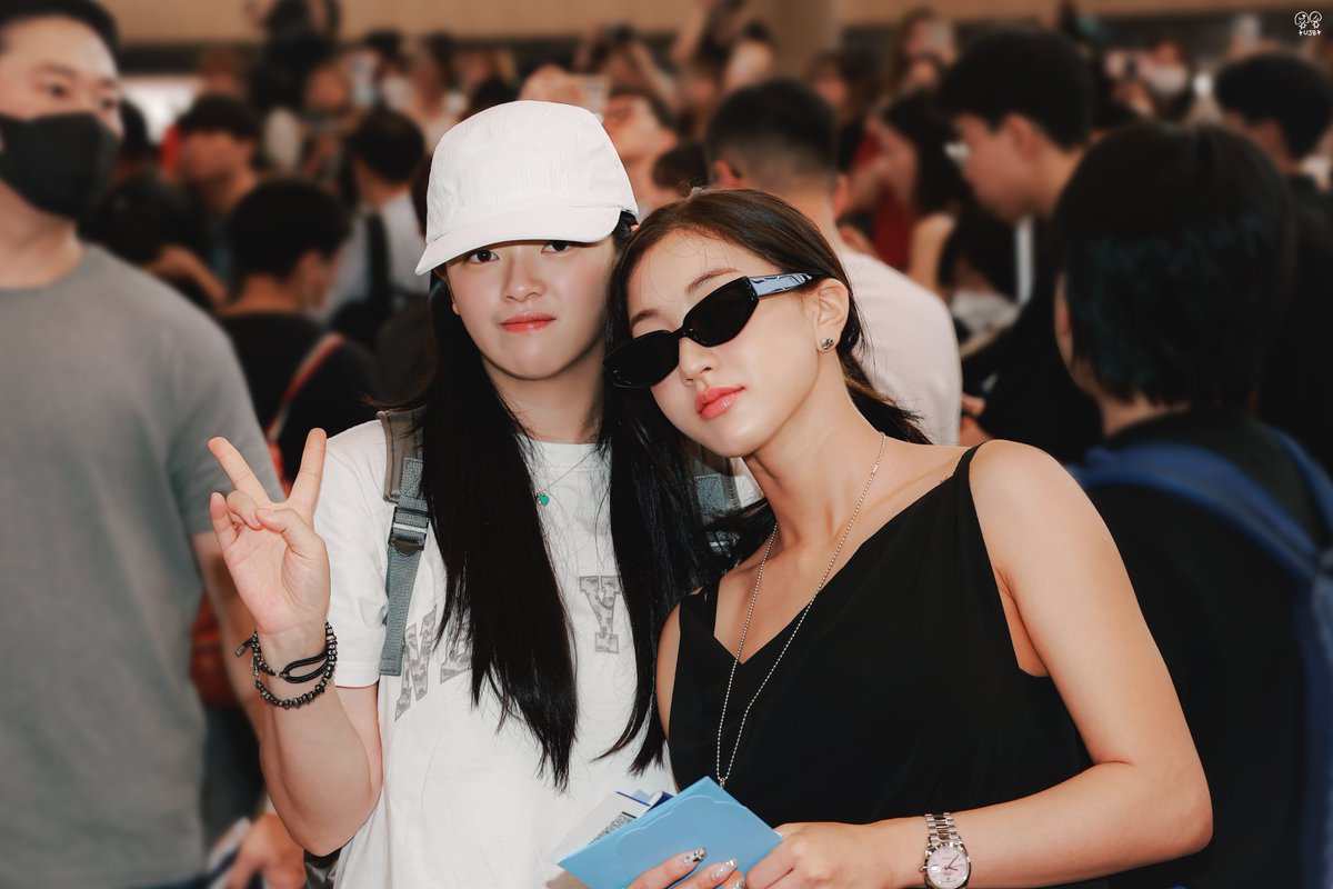 YuangleJYJH's tweet image. 250725
" 야 얘들아 애기들 투어 시작한다는데 댓글 예쁘게 달아라 "
#TWICE #트와이스 #トゥワイス #정연 #JEONGYEON #ジョンヨン #지효 #JIHYO #ジヒョ