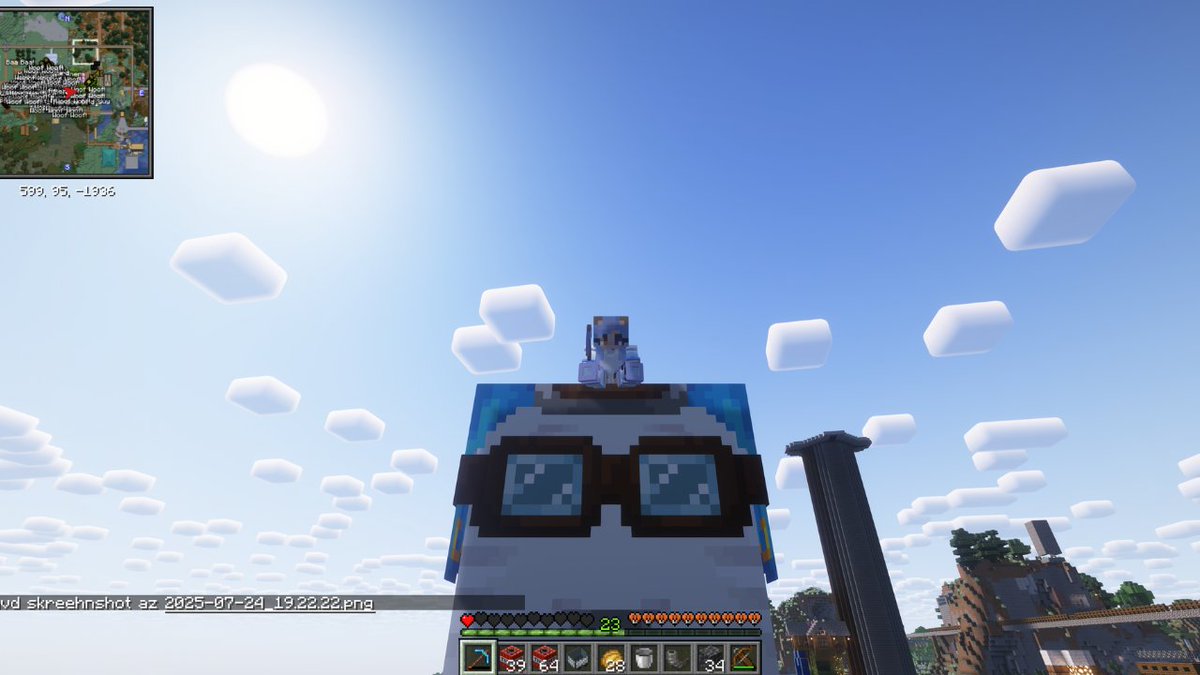 spacemunggi's tweet image. *judges you from her high happy ghast*
minecraft with chat is always so much fun (ノ^ヮ^)ノ*:・゚✧
even though i had horrible nosebleed at the end of stream hehehuhu
big thanks to @Vyntr1x_ledemon and @JoPhunny for the raids!! we sent the squeak squad off to @aracaryth !!!!
