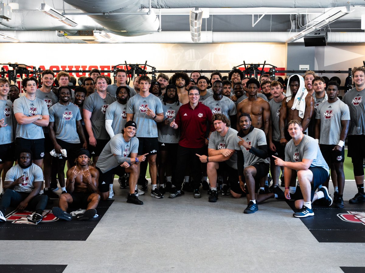 UMassChancellor's tweet image. Stopped by a training session to support our @umassfootball Minutemen as they gear up for the upcoming season. A big thank you to the team and to Coach Harasymiak for welcoming me. I hope to see you at McGuirk on August 30 as we kick off the season.
@umassathletics #MACtion