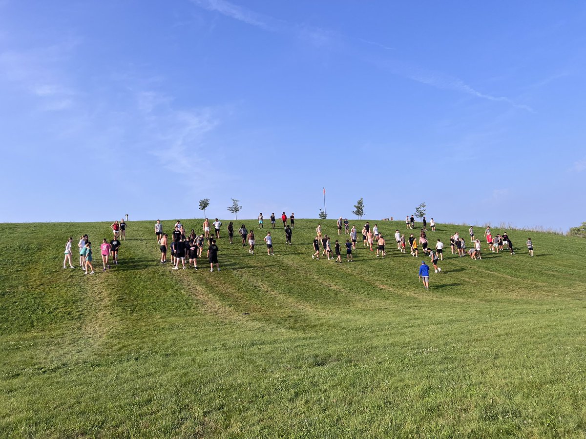 One last hill day!! Coach K and Coach Britt cheered the girls on as they ran the best sledding hill in Avon. #avonvbseasonloading