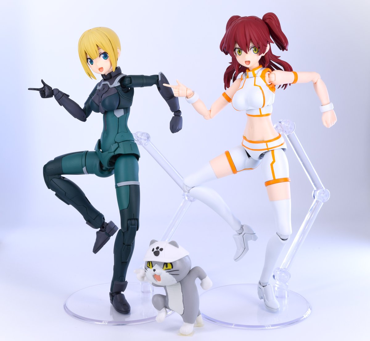 astante_f's tweet image. 10.ネーナ
「シンプルなミキシング」がコンセプト。
素材の味をそのままに!的なパーツ構成です。この頃からブンドドでの擦れを意識して、あまり関節部分を塗装しないようにしています。ルイスと同じ顔を使っているので、隣り合わせにすると目線が揃って飾りやすいです。人心無案件。