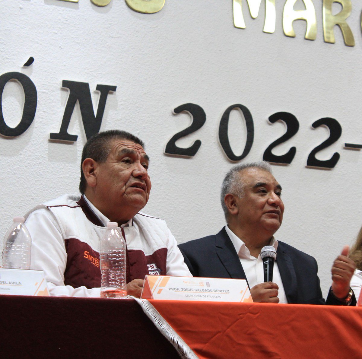 🤝 Esta representación sindical, cercana a sus agremiados, continúa promoviendo el diálogo directo en cada unidad académica.

📍 Esta tarde, el Prof. Carlos Carlos Gómez Rodríguez, Secretario General de la Sección 60 del SNTE, se reunió con las y los docentes del CECyT 10 "Carlos