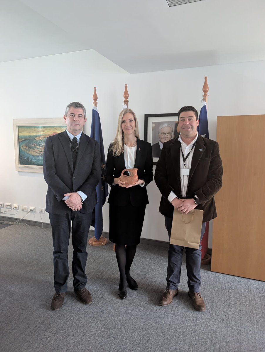 Reunión con el Diputado Jouannet y Alcalde Martínez. 
🇩🇪 tiene estrechos vínculos culturales con la #Araucanía - y compartimos el amor por la papa.