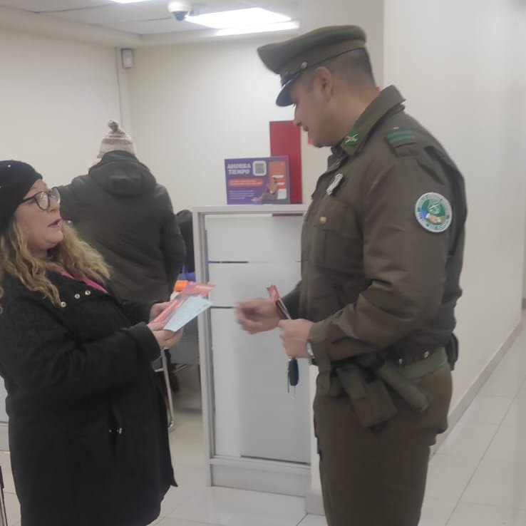 CarabMaule (@carab_maule) on Twitter photo Porque #LaPrevenciónEsNuestraEsencia, <a href="/CarabMicc/">Carab. Plan Cuadrante e Integración Comunitaria</a> de #SANCLEMENTE reiteró los consejos para evitar la clonación de tarjetas.
La acción de seguridad se desarrolló en entidades bancarias.
Se entregó información a la ciudadanía, instando a denunciar los ilícitos👮🏻💚👮🏻♀️.
#OrdenyPatria Porque #LaPrevenciónEsNuestraEsencia, <a href="/CarabMicc/">Carab. Plan Cuadrante e Integración Comunitaria</a> de #SANCLEMENTE reiteró los consejos para evitar la clonación de tarjetas.
La acción de seguridad se desarrolló en entidades bancarias.
Se entregó información a la ciudadanía, instando a denunciar los ilícitos👮🏻💚👮🏻♀️.
#OrdenyPatria