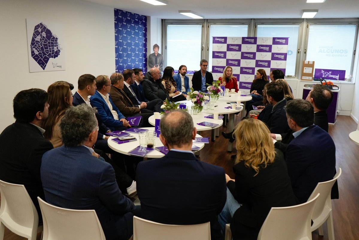 NickyPyros's tweet image. La Libertad Avanza ya está oficialmente constituido en los 24 distritos del país.
Esto no fue magia. Fue el resultado del incansable trabajo de la Presidente del partido, El Jefe, y de cada uno de los referentes provinciales que dieron la batalla en sus territorios.
Hoy, las…