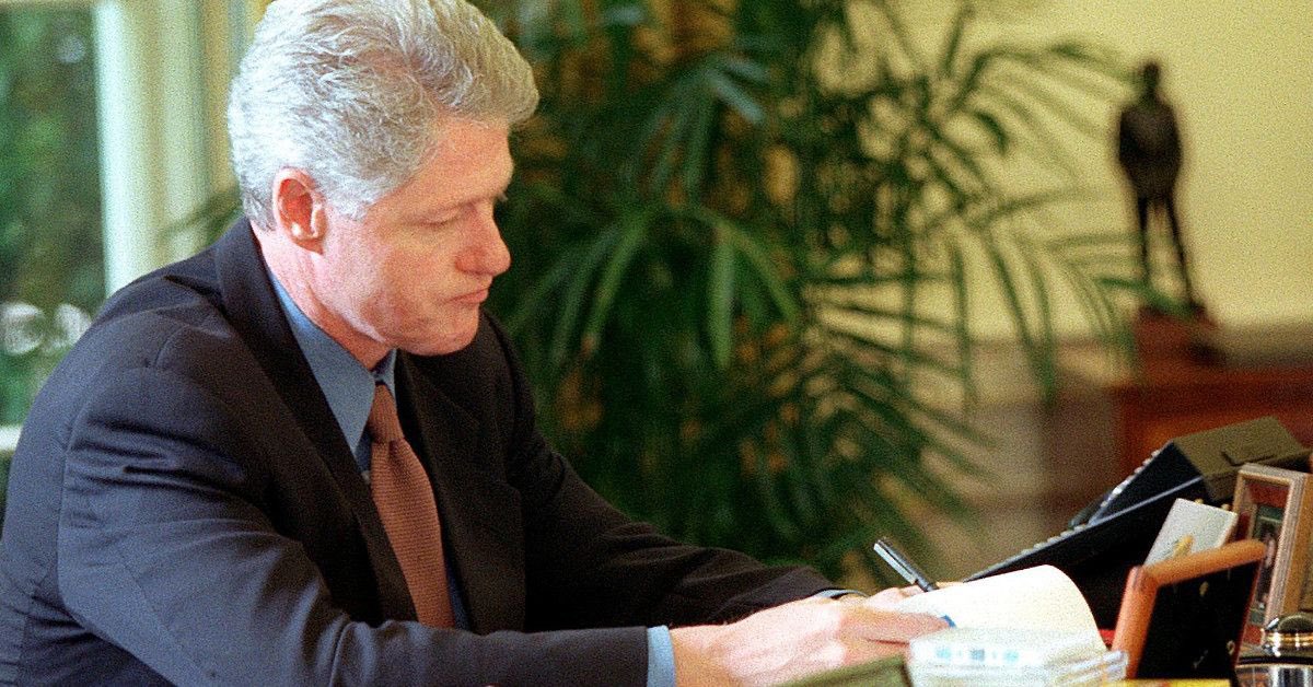 KaceeRAllen's tweet image. Did you know Bill Clinton allegedly sent Jeffery Epstein a birthday letter in 2003?

“It’s reassuring isn’t it, to have lasted as long, across all the years of learning and knowing, adventures and [illegible word], and also to have your childlike curiosity, the drive to make a…