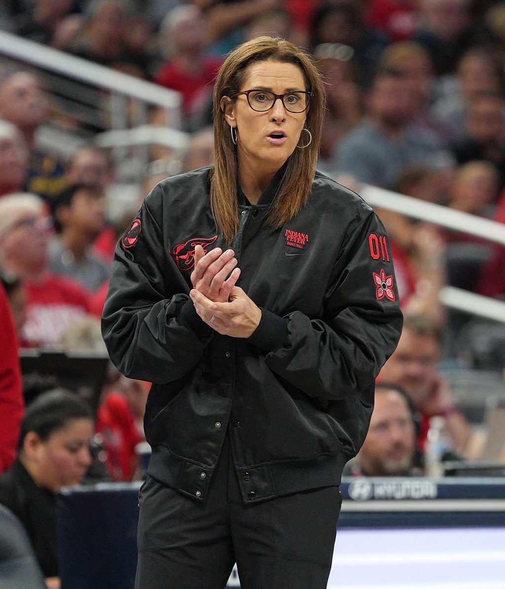leomargo's tweet image. La chaqueta de Stephanie White en el juego de las Fever...
🔥🔥🔥🔥🔥