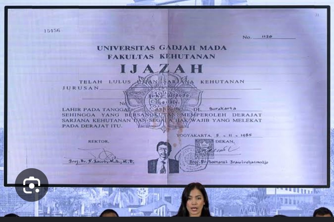 DokterTifa's tweet image. Pertanyaan kepada Sdr Joko Widodo:
Apakah ijazah ini yang anda katakan DISITA oleh Polda Metro Jaya?
Atau anda punya versi Ijazah yang lain?
Kalau ijazah yang dinyatakan oleh Dian Sandi Utama di postingannya
Dan
Ijazah yang fotokopinya ditampilkan Bareskrim tanggal 22 Mei 2025…