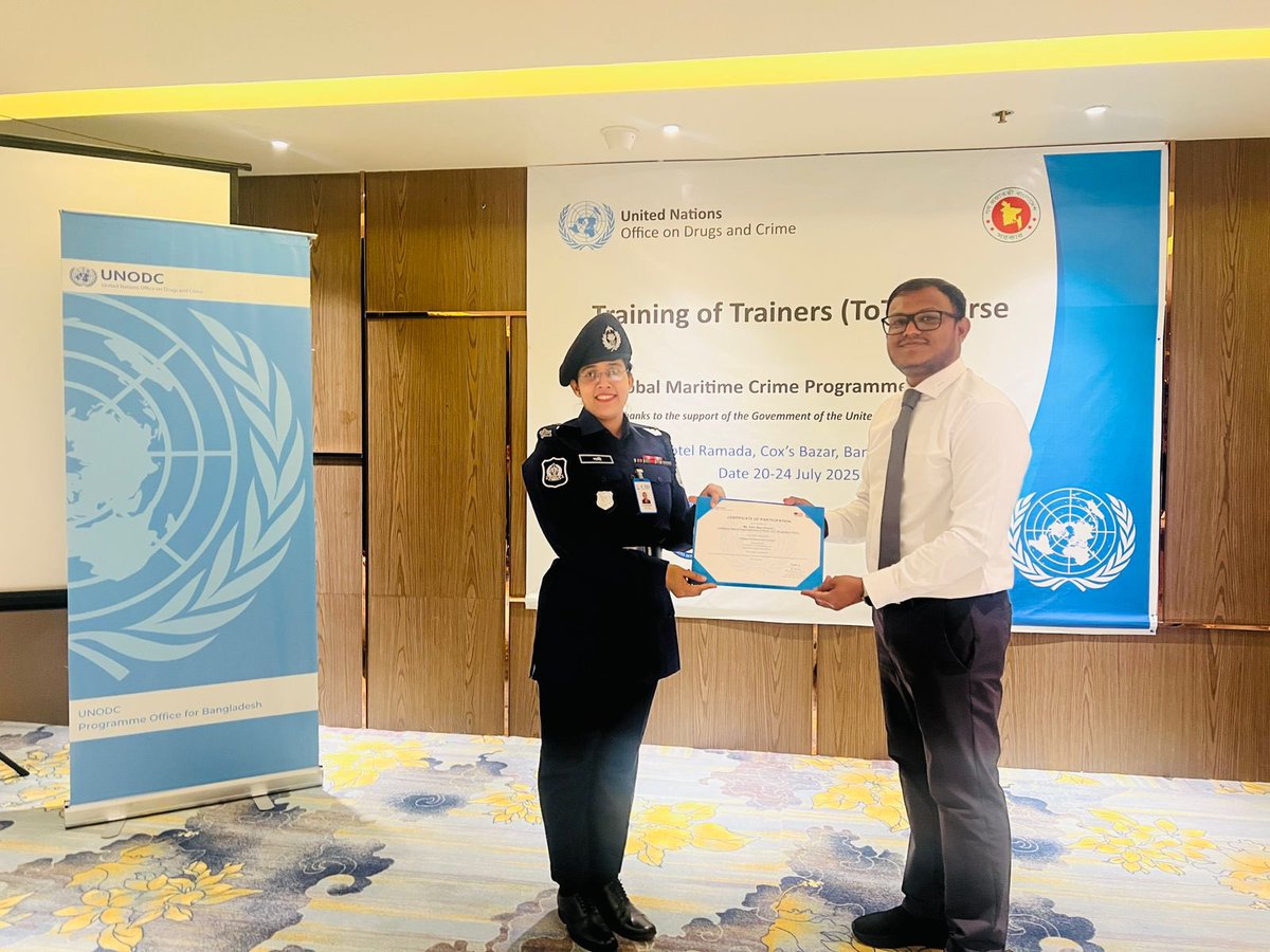 UNODC_MCP's tweet image. Today marks the closing of the ToT 📚by @UNODC_MCP! The course was designed with blended, hands-on approach to groom #future_CSI_trainers! 6⃣ officers from 🇱🇰🇲🇻🇧🇩 refined #adult_learning_principles, #design_tailored_training_plans & lead #demo_sessions with expert feedback!