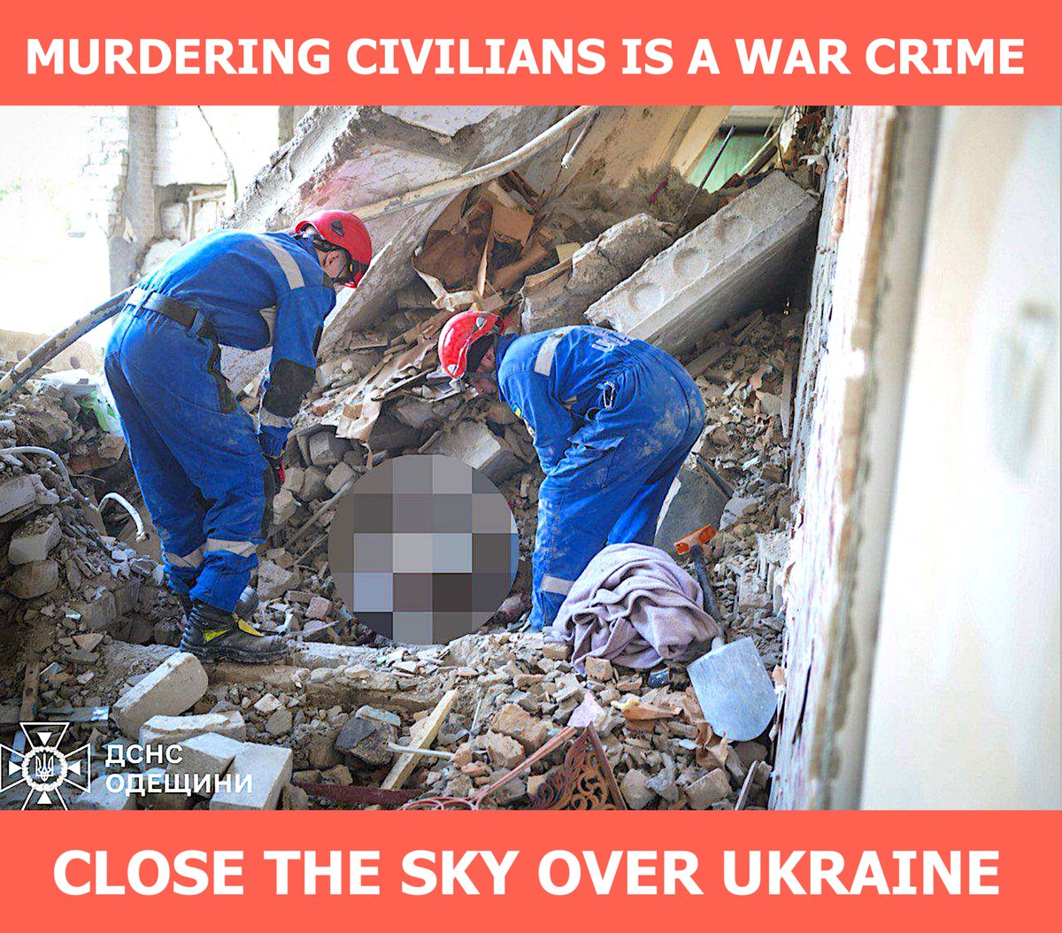 elvee57's tweet image. A man's body was found in the rubble following the night-time attack in Odesa. Another victim of the criminal regime in Moscow.