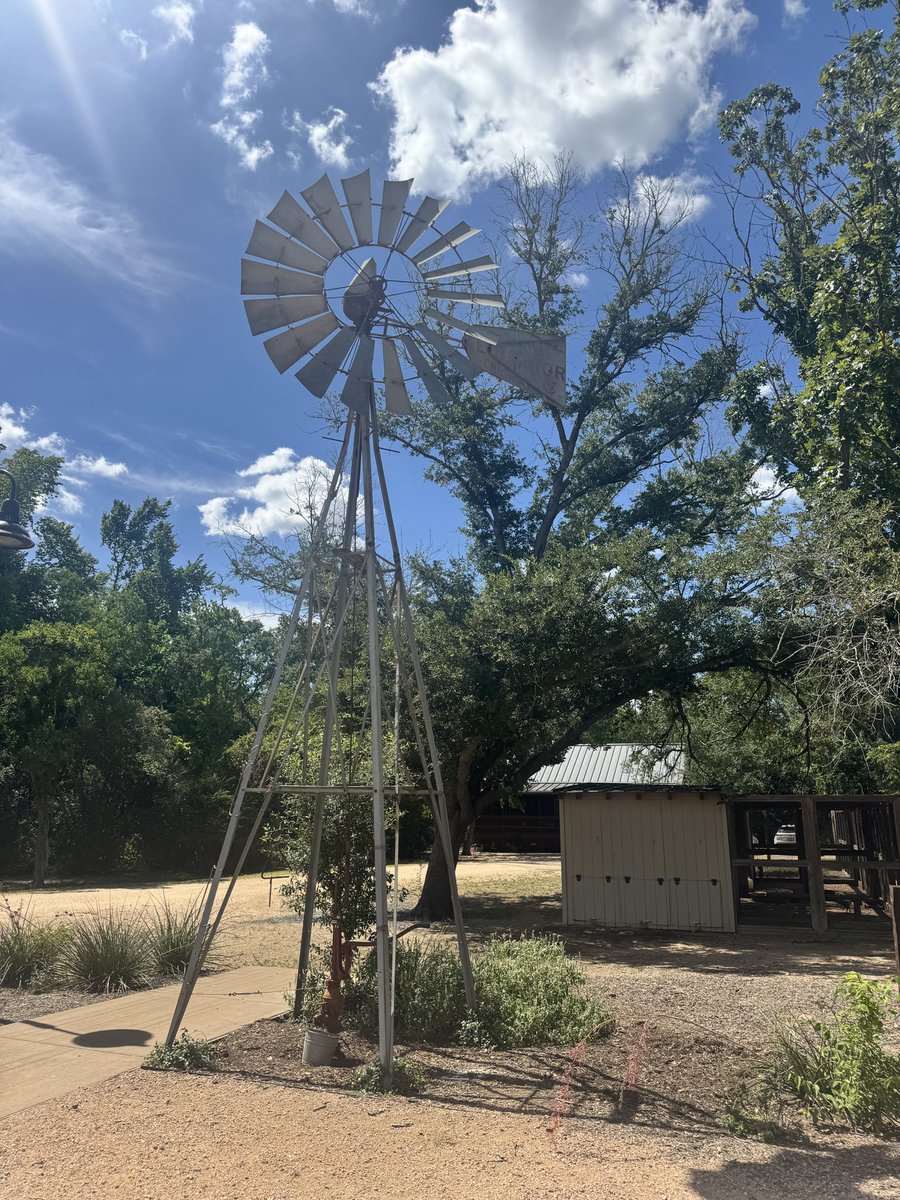 AGFaubs's tweet image. Ended the work week in the best way at the OLC with Aspiring Principal Academy CoHort 6. Thank you H.C. & Paul for the grand tour + for our districts leadership cabinet members for the warm welcome to the best year of learning and growth yet! 🌟
#APA | @KatyISD