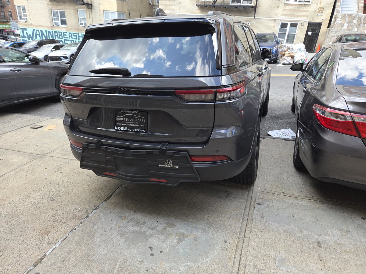 placardabuse's tweet image. This #GhostCar with no front or rear plates and illegally tinted windows was parked illegally on the sidewalk at the @NYPD34Pct. Its @nysdmv safety inspection was expired.
But it had a @NYPDnews #TheftVest, so nobody was enforcing any laws here.
#CultureOfCorruption