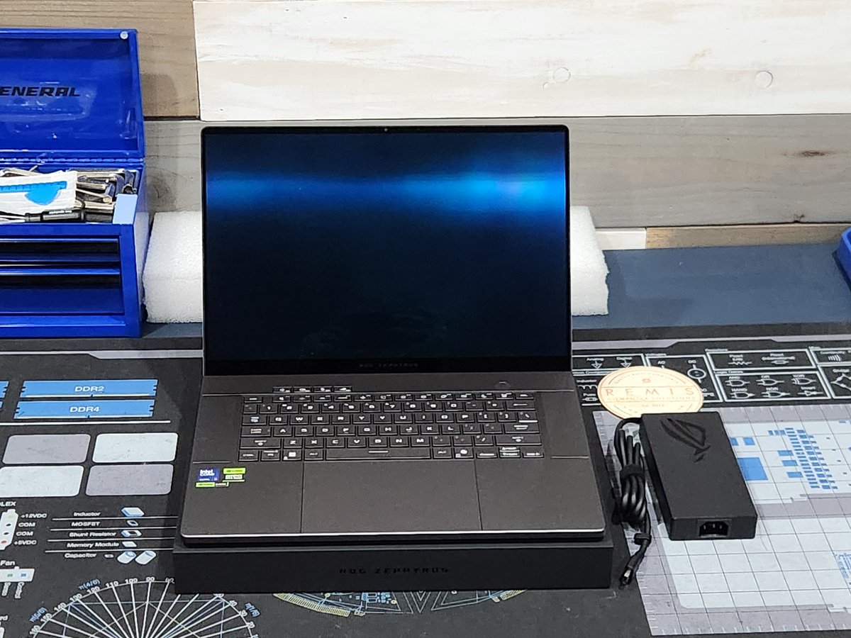 Excited to start testing the Asus Zephyrus G16 (2025) laptop with Ultra 9 CPU and RTX 5080 16GB GPU for workstation use.

This is essentially a very similar laptop to the creator focused ProArt P16 2025 but with a better spec RTX 5080 rather than RTX 5070. Distribution will be