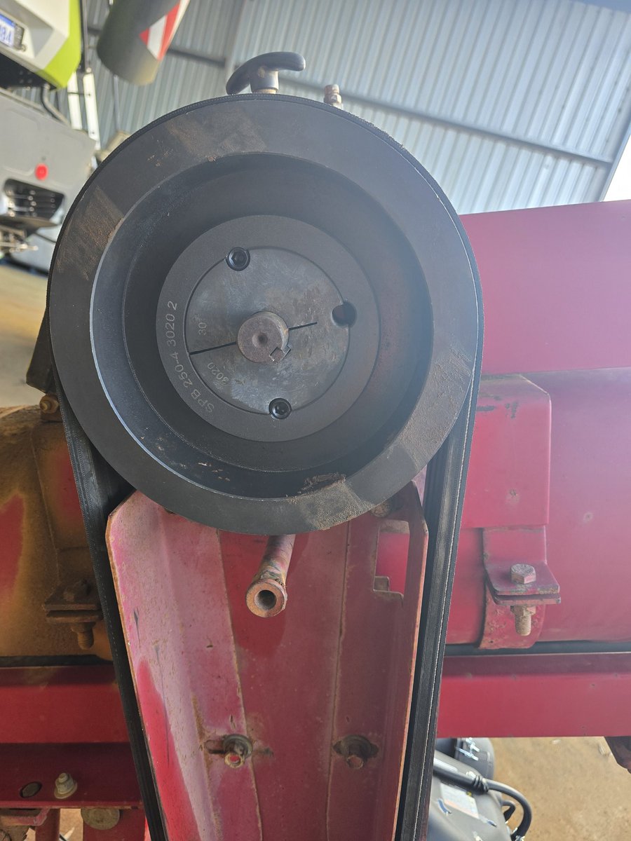 #asktwitter looking for a way to put an electronic magnetic clutch on driven pulley for an auger 30mm shaft and 200mm of room inside the pulley to fit something. Any leads appreciated.