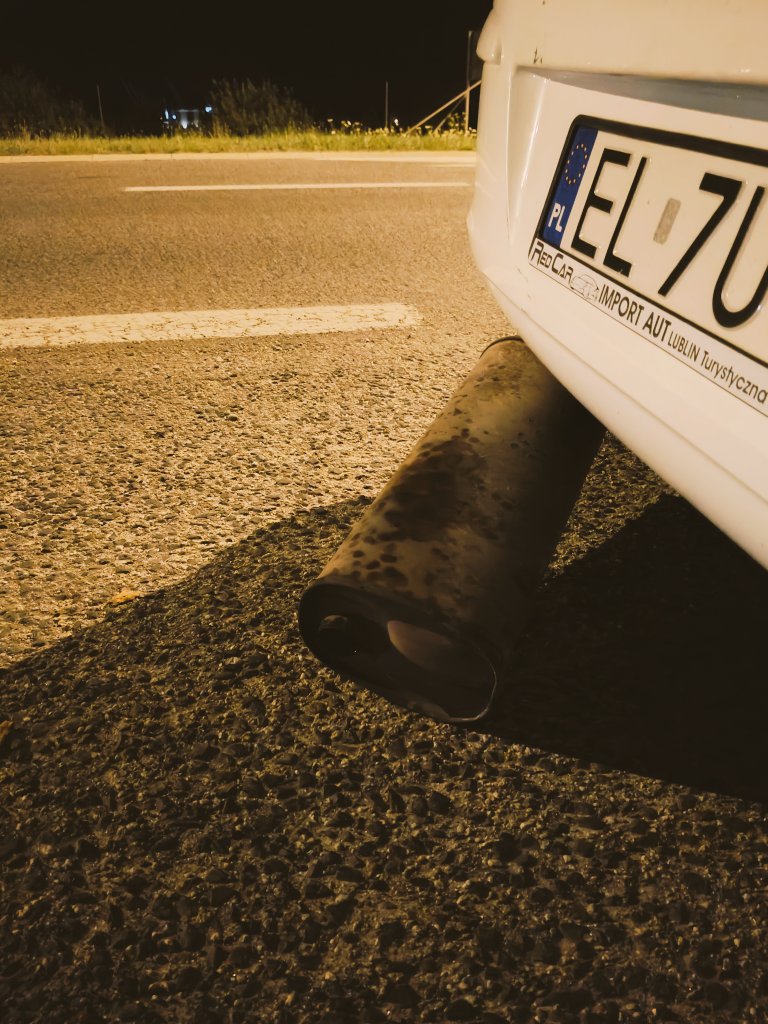 ciekawski27's tweet image. Dobrze, że postanowił odpaść w środku nocy, na trasie, pośród niczego, 200 km od domu, a nie za dnia i w rodzimym mieście. Dzięki temu łatwiej ogarnąć pomoc drogową. 🥹