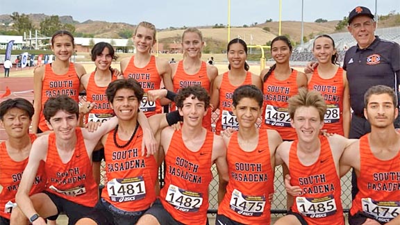 CalHiSports's tweet image. Congrats South Pasadena.
State D3 School of Year.
Pretty much won this over two-week stretch last fall in girls xc, boys xc, girls vb & boys wapolo.
First time winner & first from SGV in D3 since 1990s.
@James_Escarcega @SGVNSports
calhisports.com/2025/07/24/mor…