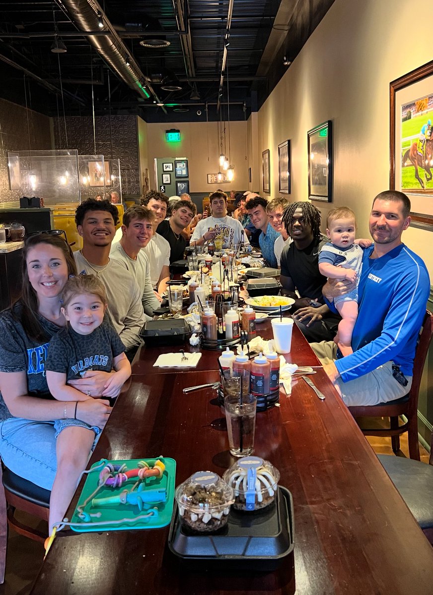 CoachDerekShay's tweet image. Bad night to be some BBQ! Can’t wait to go COMPETE with this group this fall. Good people make better players!#LetsGoToWork #BBN #GoCats