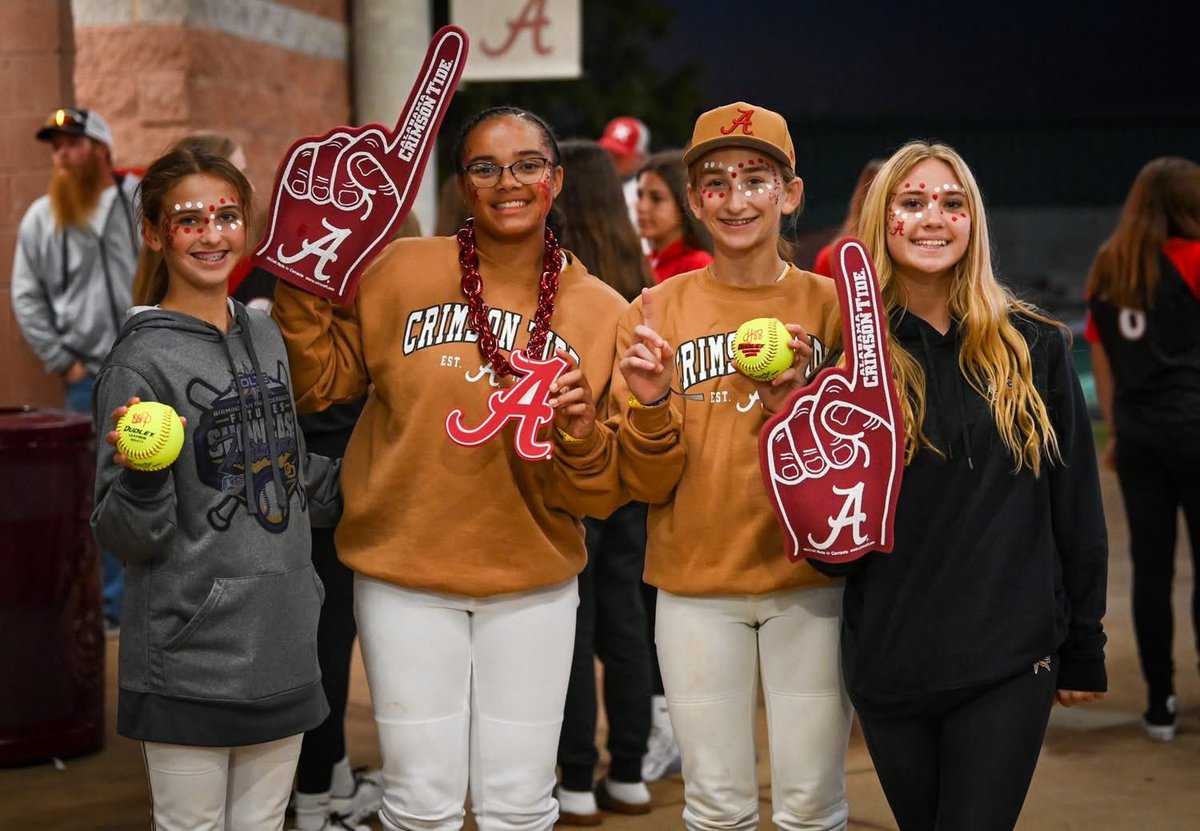DCEliteSoftball's tweet image. We’ve made it to #ThrowbackThursday! 😎
Last year’s Crimson * White Tournament was so much fun! We can’t wait to do it again this October!
Do NOT wait to add this to your team’s schedule! 🚨
dceliteproductions.com/crimson-white-…