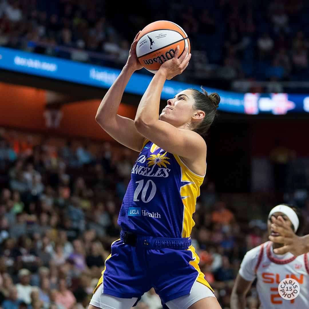 chrisphoto15's tweet image. At the half, the @LASparks lead the @ConnecticutSun 45-44. Close game! Tune in for the second half.