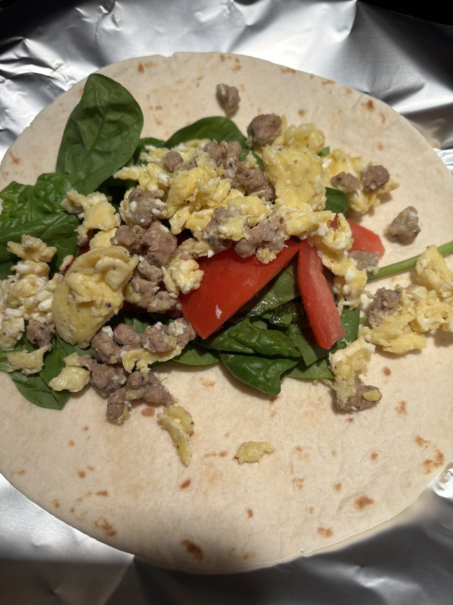 JubileeBaking's tweet image. Had a last second thing pop up so no stream!
Instead have my attempt to make a breakfast burrito 🌯 ✨
I’m a good baker but a poor cook 😅