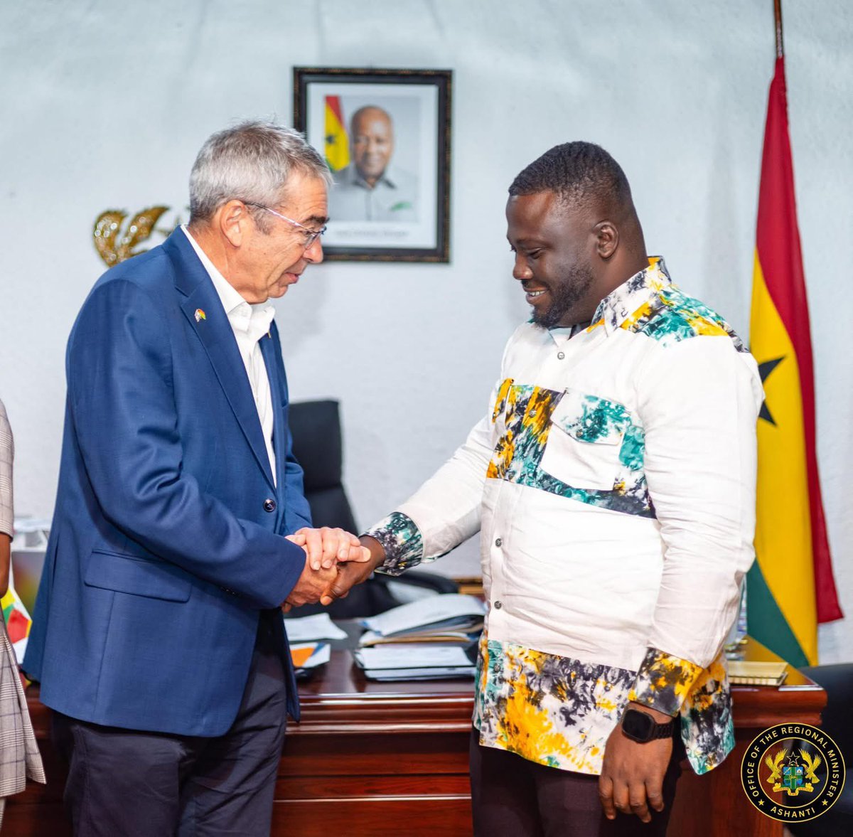 DrAmoakohene's tweet image. Today, I had the honour of receiving the Israeli Ambassador to Ghana, H.E. Roy Gilad, at the Ashanti Regional Coordinating Council.
Our discussions focused on strengthening bilateral cooperation between Israel and the Ashanti Region, with particular interest in exploring sister…