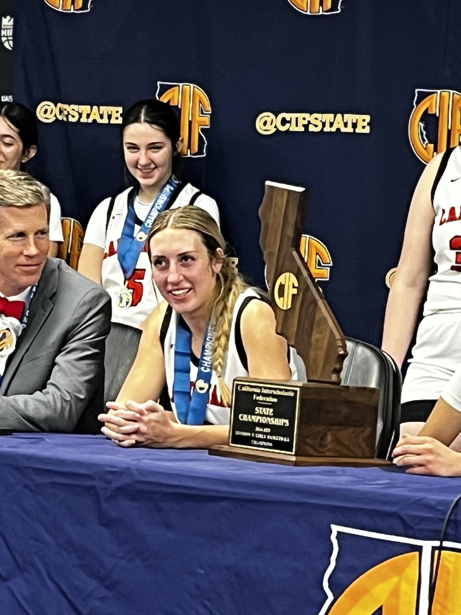 CalHiSports's tweet image. Congrats Woodland Christian.
State D5 School of Year.
Another first time winner.
Girls BB, Boys BB, Football, Baseball, Girls Vball.
@SacBee_JoeD @woodlandnews @PremierPrepsNMP
calhisports.com/2025/07/24/mor…