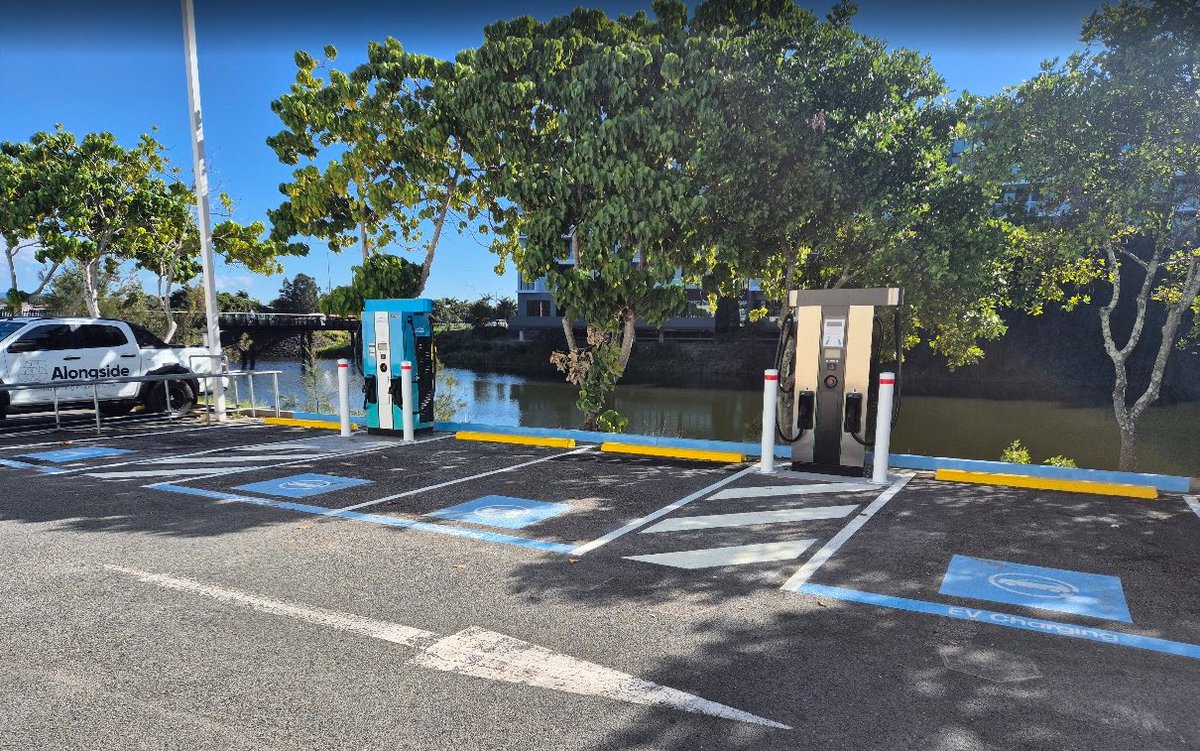 Ev Charger expansion from 2 bays of 150kW to 4 bays with the new  180kW Zerova Fast Charger going live today at Q Super Centre, Mermaid Waters QLD. Very timely and in huge demand with Gold Coast Council chargers currently decommissioned due to maintenance issues. New exploren