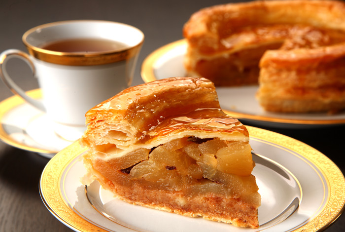 khbakery's tweet image. おはようございます🍞
キンキンキラキラアップルパイ🍎🥧！
今日もよろしくお願いします☺️