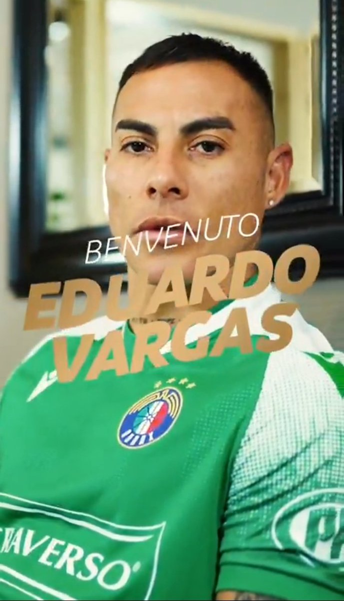 PalyHernandez's tweet photo. Felicitaciones @udechile  por la gran esfuerzo por NO traer a @eduvargas_17  al club de sus amores que es la 🤘🏼 son una manga de 🤡 incompetentes los directores de AZUL AZUL menos no se podía esperar de ellos y felicitaciones a la dirigencia con pantalones @audaxitaliano .🇮🇹 https://t.co/P2ofUq7mNJ