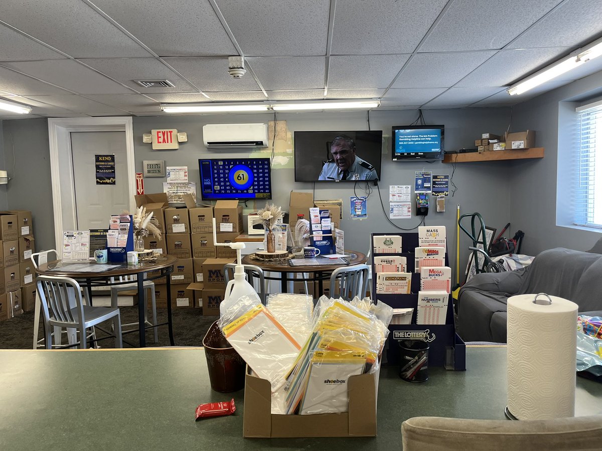 Landfill316's tweet photo. Hey @hen_ease does this look familiar? Big fan of the podcast gentleman! @DropAPinShow @DonnieDoesWorld @UncleChaps #SouthShore #ScratchiesNCiggs #IrishRiveria https://t.co/W0xtx9NlcV