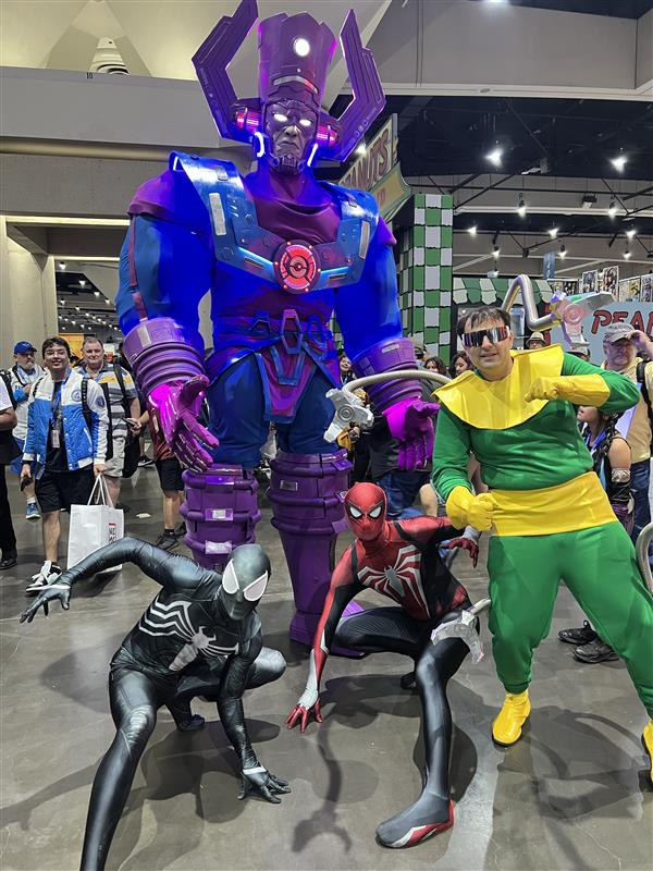 Newegg's tweet image. HOLY GALACTUS!!!! He&apos;s at #sdcc2025 San Diego @Comic_Con. Built by @ExtremeCostumes. #galactus @Marvel @FantasticFour #FantasticFour