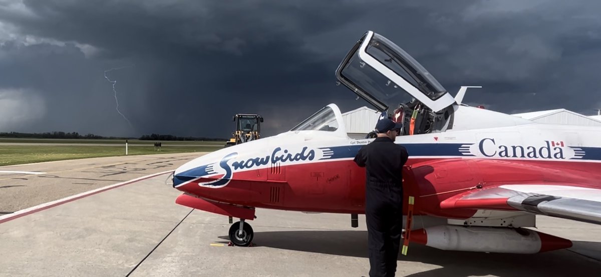The snowbirds arrive in edmonton ahead of todays storms.