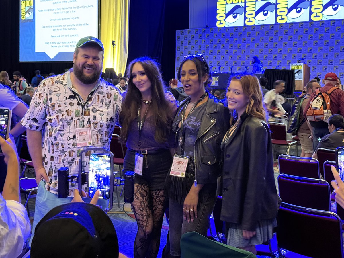 Omn1Media's tweet image. #TwistedMetal Season 2 panel was a lot of fun! Got to see 3 clips! Looks at Raven, Calypso, Mayhem, and Axel! Axel looks SICK! Met some of the cast as well!
#sdcc #sdcc2025
@Team_JVS