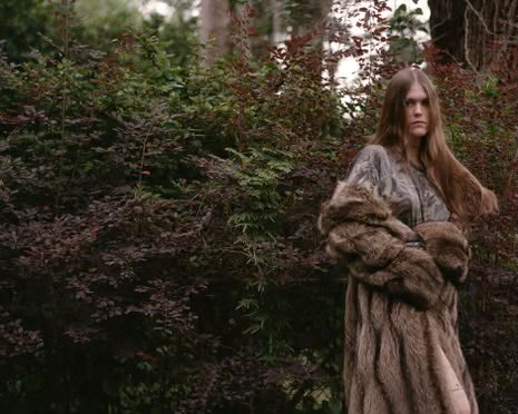 ethelcaindata's tweet image. ethel cain for the guardian ♡
📸: dollie kyarn
full interview here: theguardian.com/music/2025/jul…