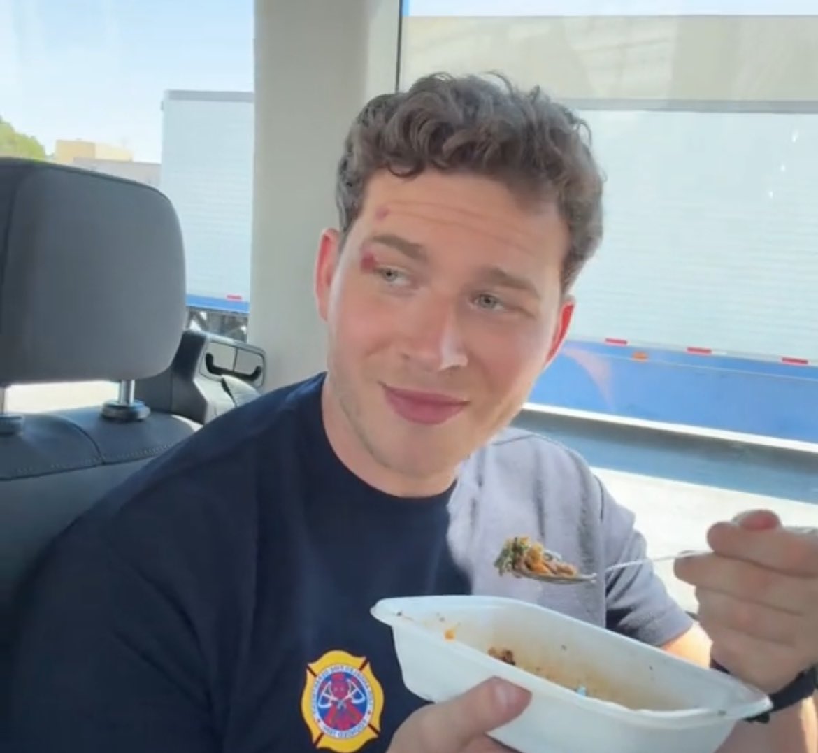 sadboispidey_'s tweet image. he looks amazing