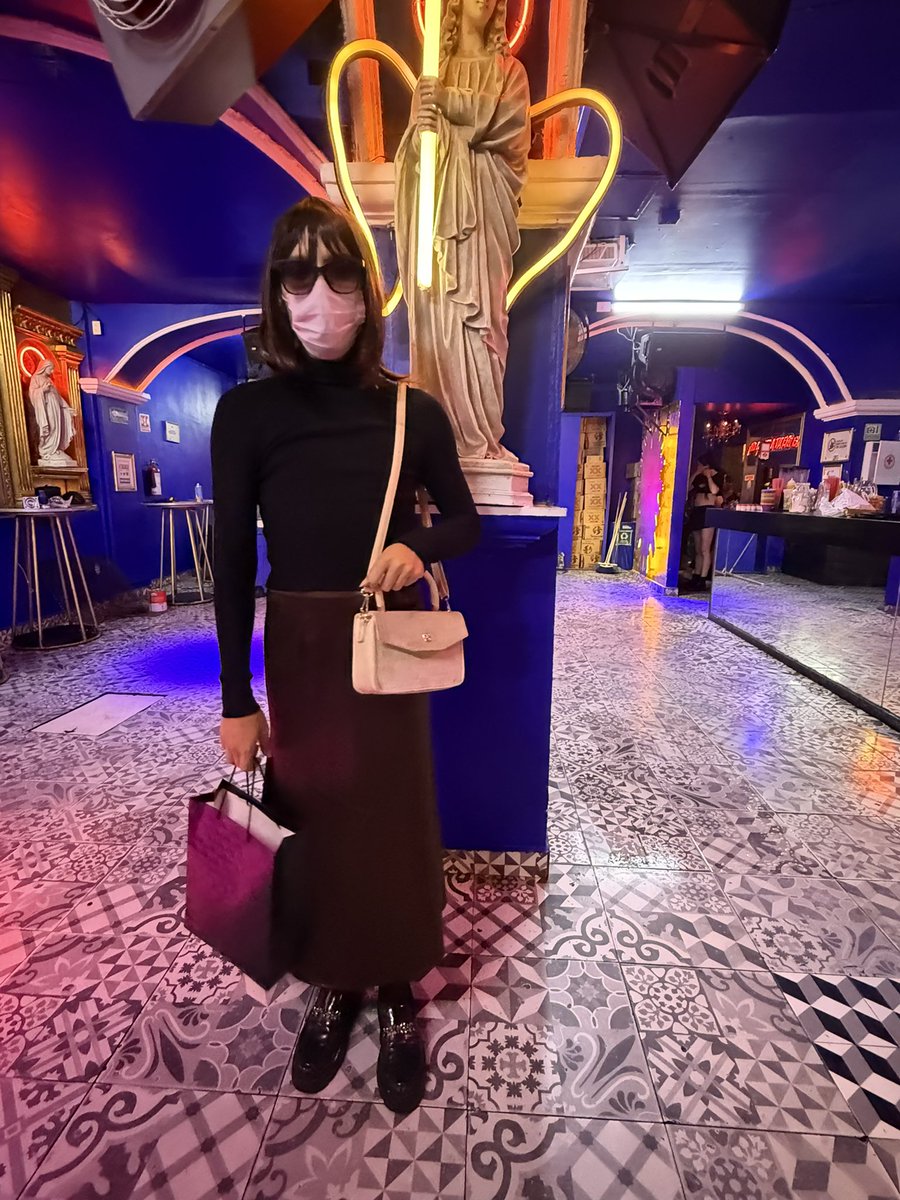 Sister Hong Dj set 

—interpreta <a href="/karameloconk/">Karamelo Chan</a>