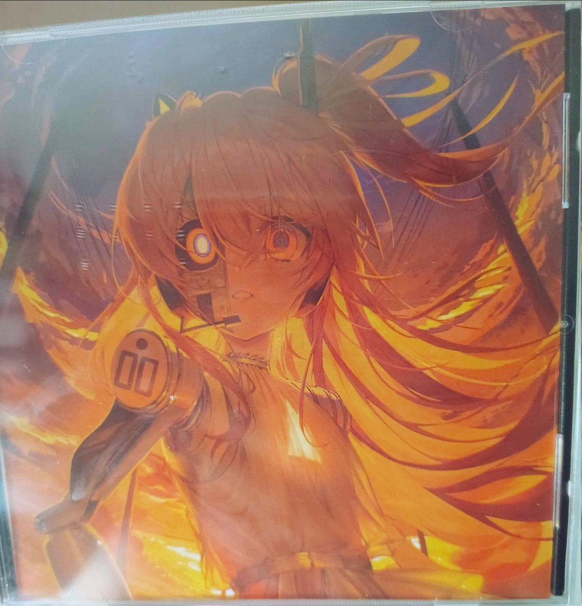 adricheri_art's tweet image. my copy of machina mori , directly given to me by 0TS ^^
thank you so much !!!
