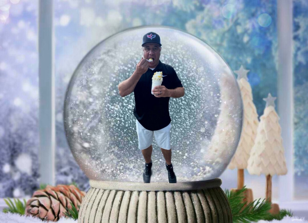 Kassie Sutphin (@k_sut918) on Twitter photo Day 2 pics! Earned the one seed, had team dinner, & ate at the snow globe 🤪🐦🔥❤️🥎 <a href="/VA_Phoenix_Wood/">VA Phoenix Wood</a> Day 2 pics! Earned the one seed, had team dinner, & ate at the snow globe 🤪🐦🔥❤️🥎 <a href="/VA_Phoenix_Wood/">VA Phoenix Wood</a>
