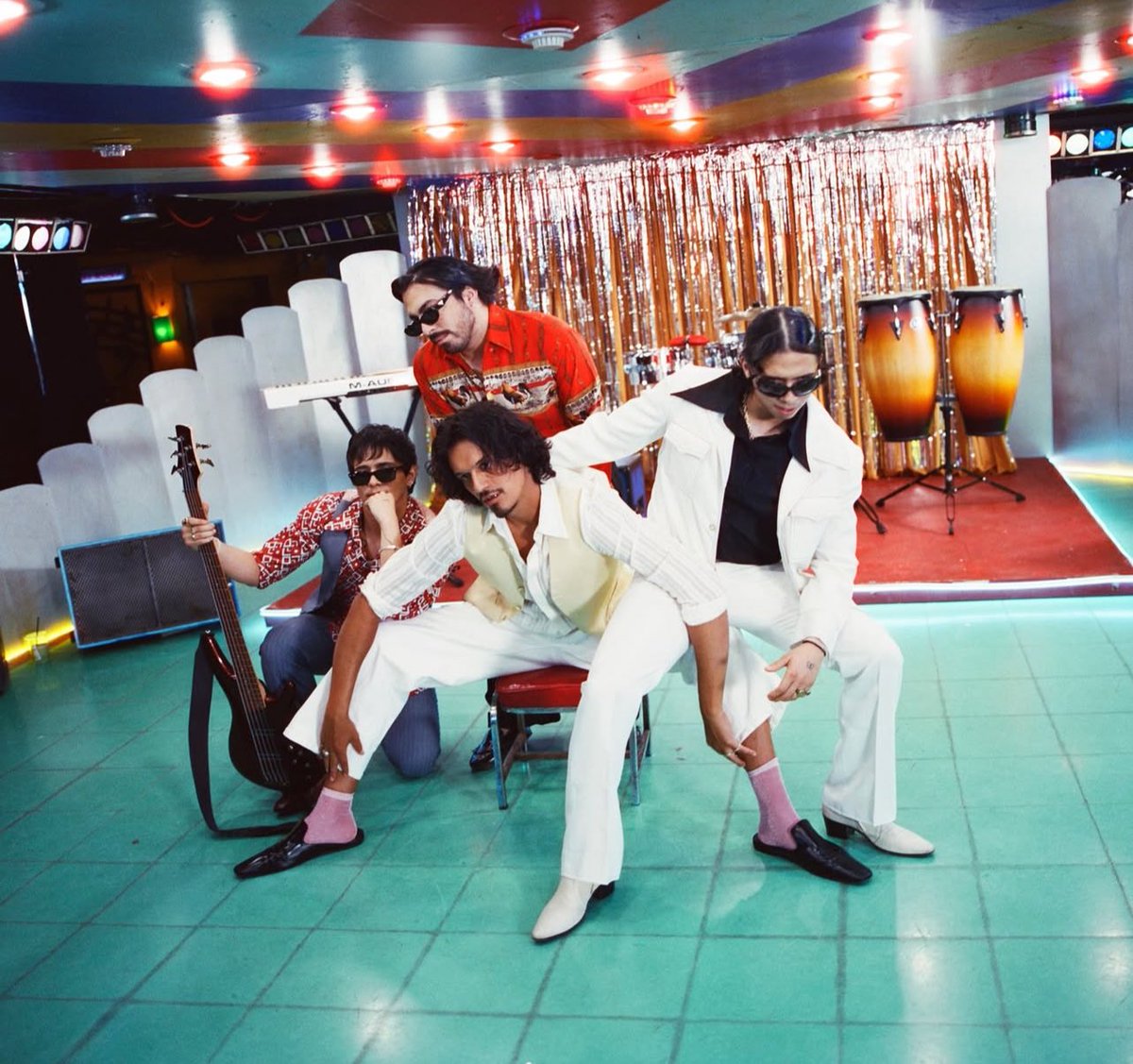 omarapollodaily's tweet image. omar and latin mafia! stream ‘Hecho para ti’ out now!
