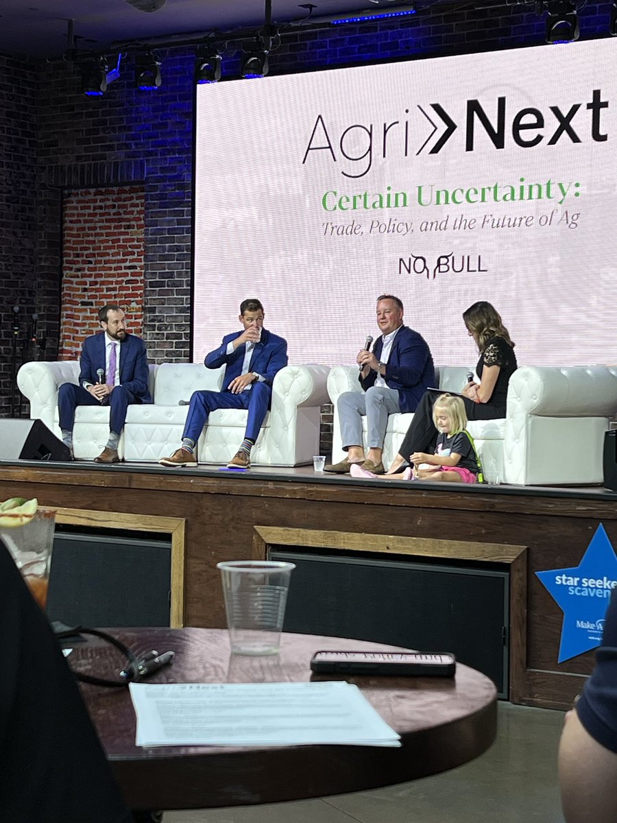 SusanNOBULL's tweet image. The biofuels session had an added panelist today 😳🤣