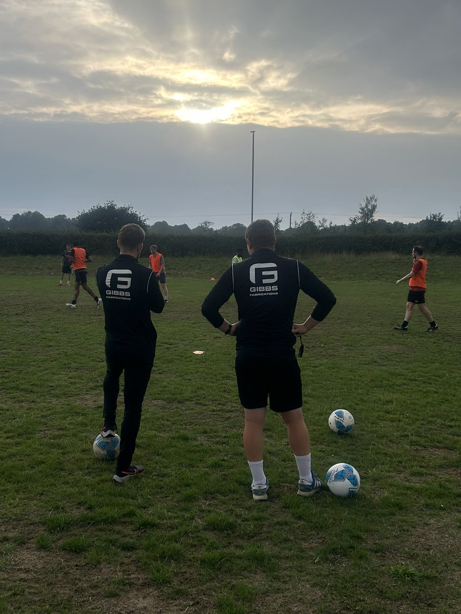 TheOfficialATFC's tweet image. Firsts putting the work in at training 🙌🏻🦅
