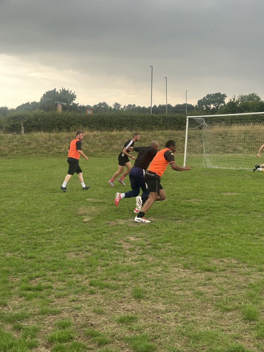 TheOfficialATFC's tweet image. Firsts putting the work in at training 🙌🏻🦅