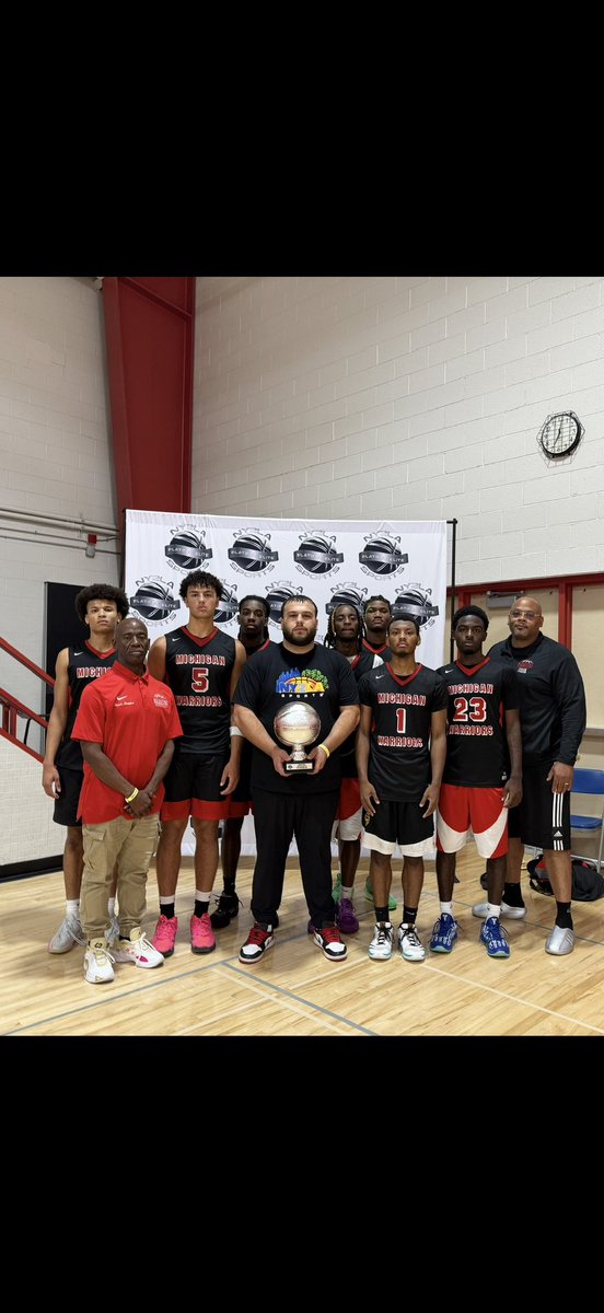 Moe Baiz (@baiz06) on Twitter photo What a run for this group…
9-1 in July (only loss came in the <a href="/ny2lasports/">NY2LA SPORTS</a> Platinum Association Championship)
First NY2LA Association Championship appearance for our program since 2017.
I'm blessed to have had the opportunity to lead this group of young men.
<a href="/miwarriors1/">Michigan Warriors</a> What a run for this group…
9-1 in July (only loss came in the <a href="/ny2lasports/">NY2LA SPORTS</a> Platinum Association Championship)
First NY2LA Association Championship appearance for our program since 2017.
I'm blessed to have had the opportunity to lead this group of young men.
<a href="/miwarriors1/">Michigan Warriors</a>