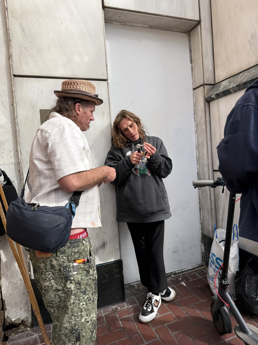 rdlickman's tweet image. Drug users on Market Street, south side, between 7th and 8th @SFPD @SF311 @DrugFreeSidewlk