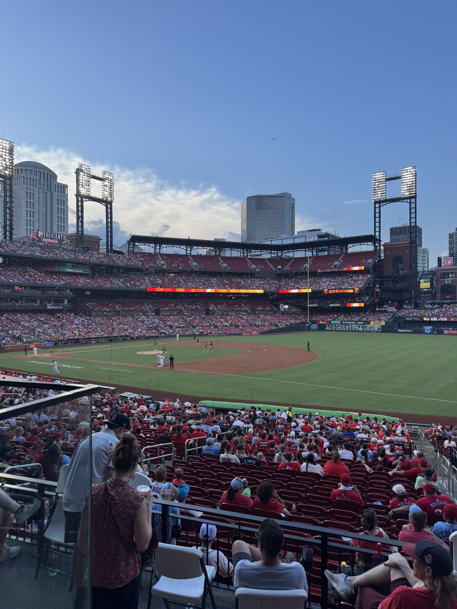 CryptoXpresso's tweet image. At the ballgame with my pops for my birthday
Baseball heaven βΎοΈπβ€οΈ