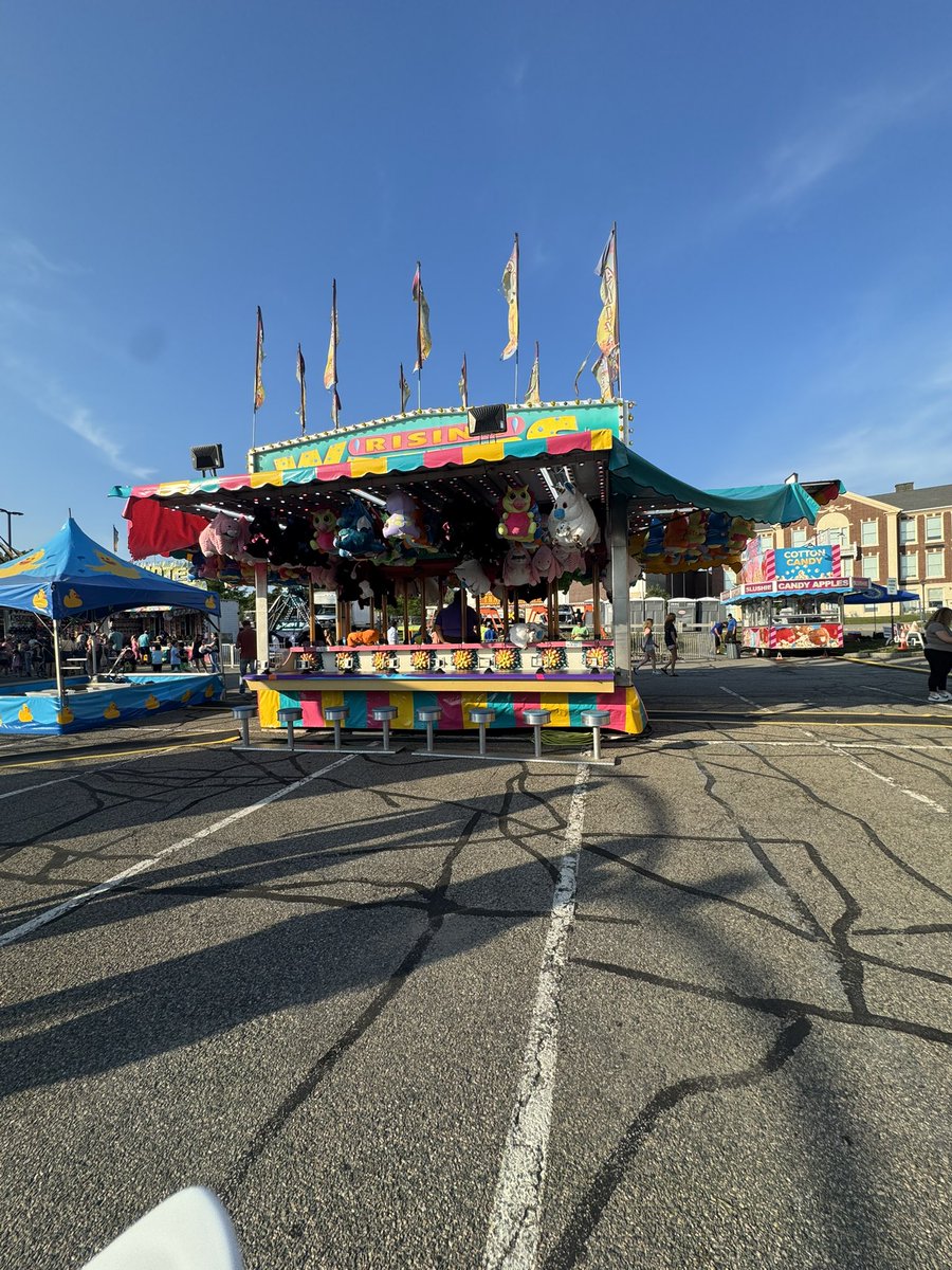 JennShaoRealtor's tweet photo. 🎡 Needham Carnival this week to soak up some summer fun!

Thinking about making a move to Needham? Let’s connect! 🏡

📞Text | call 781-885-4509

#realestate https://t.co/IPtnMSZbL6