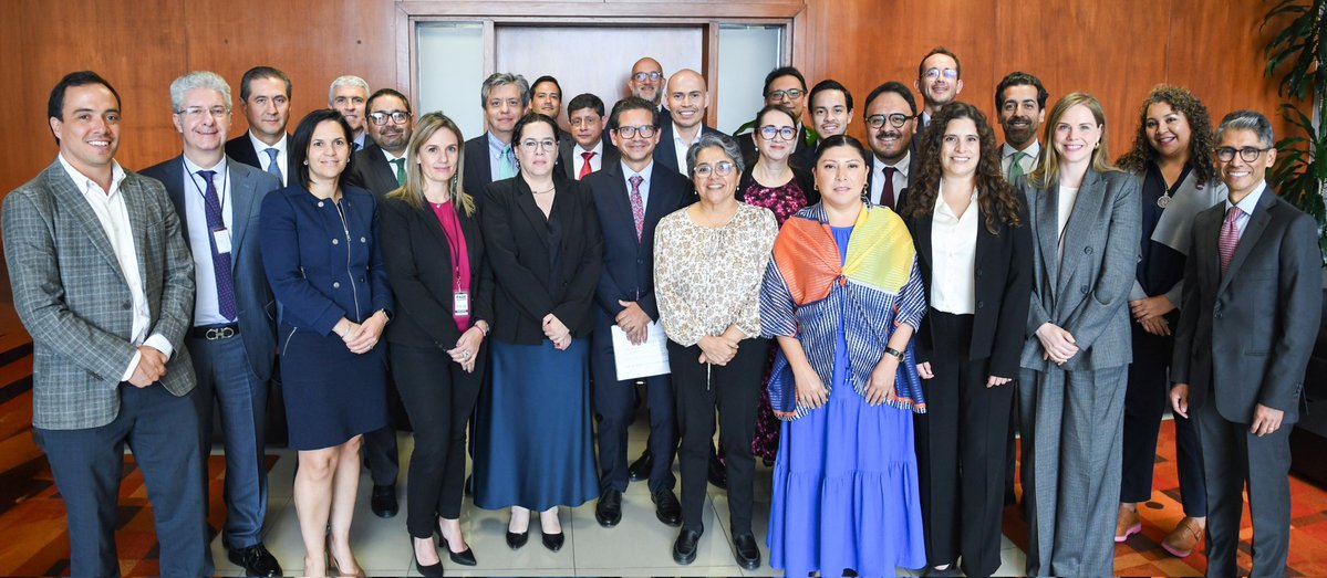 Buen Gobierno México 🇲🇽 (@buengobierno_mx) on Twitter photo La secretaria Anticorrupción y Buen Gobierno, Raquel Buenrostro, se reunió con el Consejo de <a href="/emglobales/">Empresas Globales</a> para compartir el modelo de prevención de la corrupción del <a href="/GobiernoMX/">Gobierno de México</a>. Asimismo, destacó que el trabajo con el sector privado es clave para la construcción del La secretaria Anticorrupción y Buen Gobierno, Raquel Buenrostro, se reunió con el Consejo de <a href="/emglobales/">Empresas Globales</a> para compartir el modelo de prevención de la corrupción del <a href="/GobiernoMX/">Gobierno de México</a>. Asimismo, destacó que el trabajo con el sector privado es clave para la construcción del