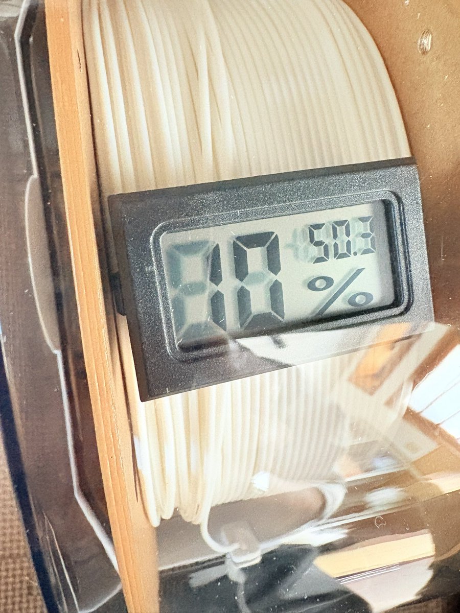 3時間で中の湿度が10%に
もうちょっとかけてテストしてみます